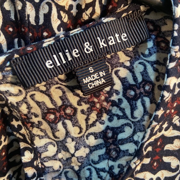 Two piece size small - Picture 3 of 4